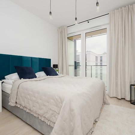 Stylish Apartments With Parking By Noclegi Renters Varsovie Extérieur photo