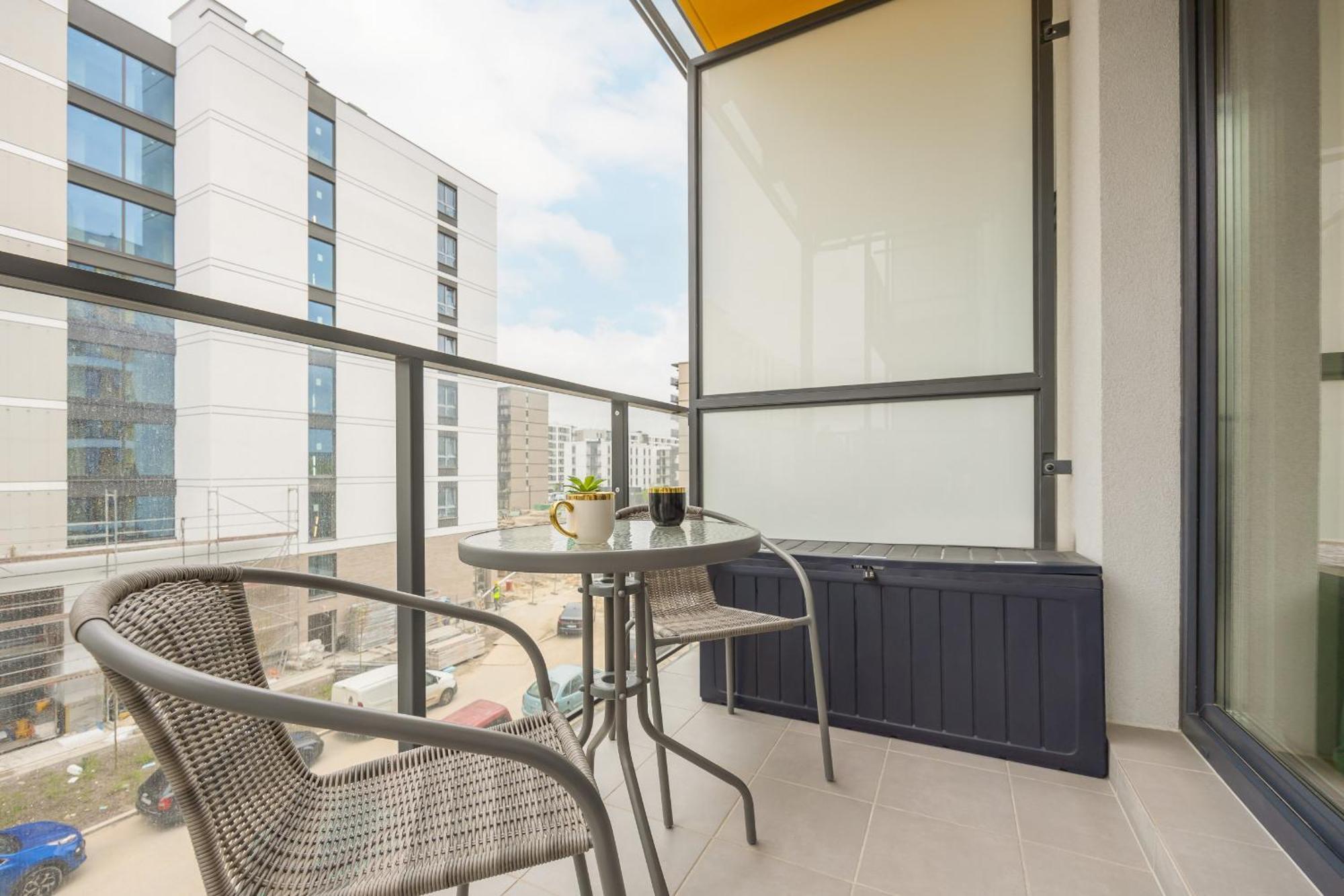 Stylish Apartments With Parking By Noclegi Renters Varsovie Extérieur photo