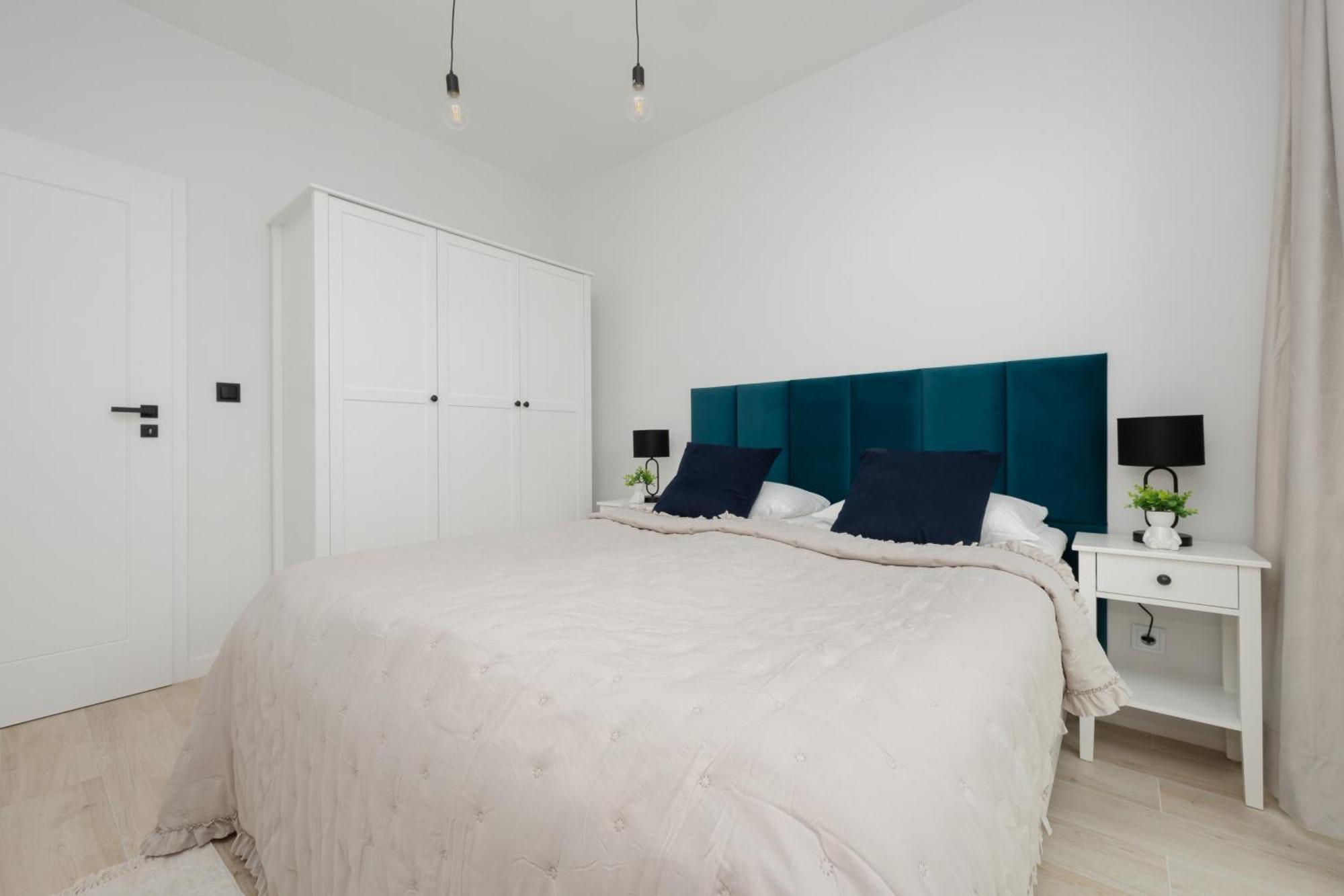 Stylish Apartments With Parking By Noclegi Renters Varsovie Extérieur photo