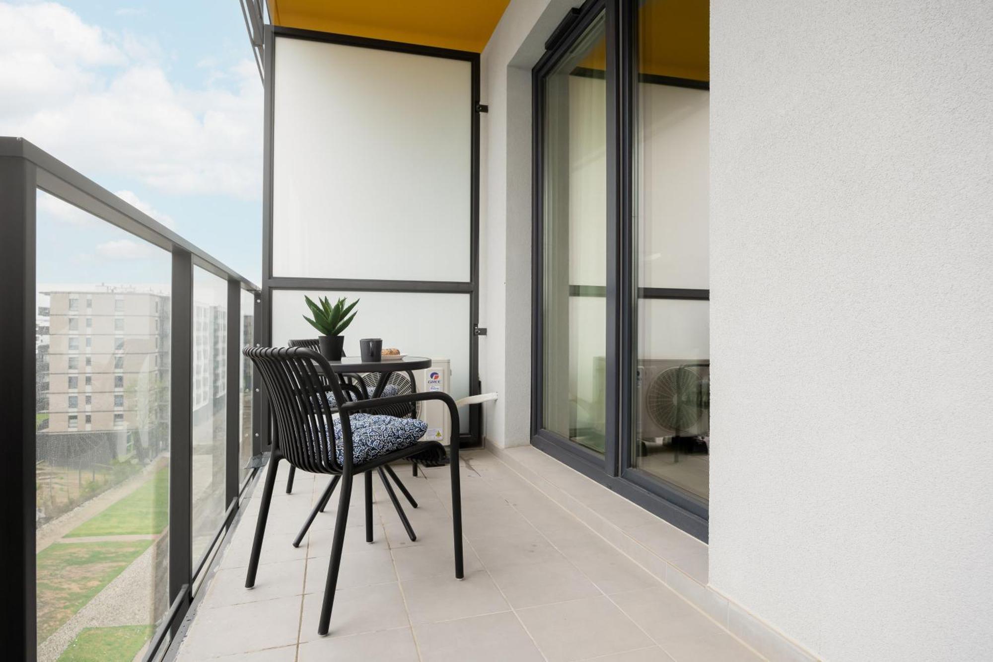 Stylish Apartments With Parking By Noclegi Renters Varsovie Extérieur photo