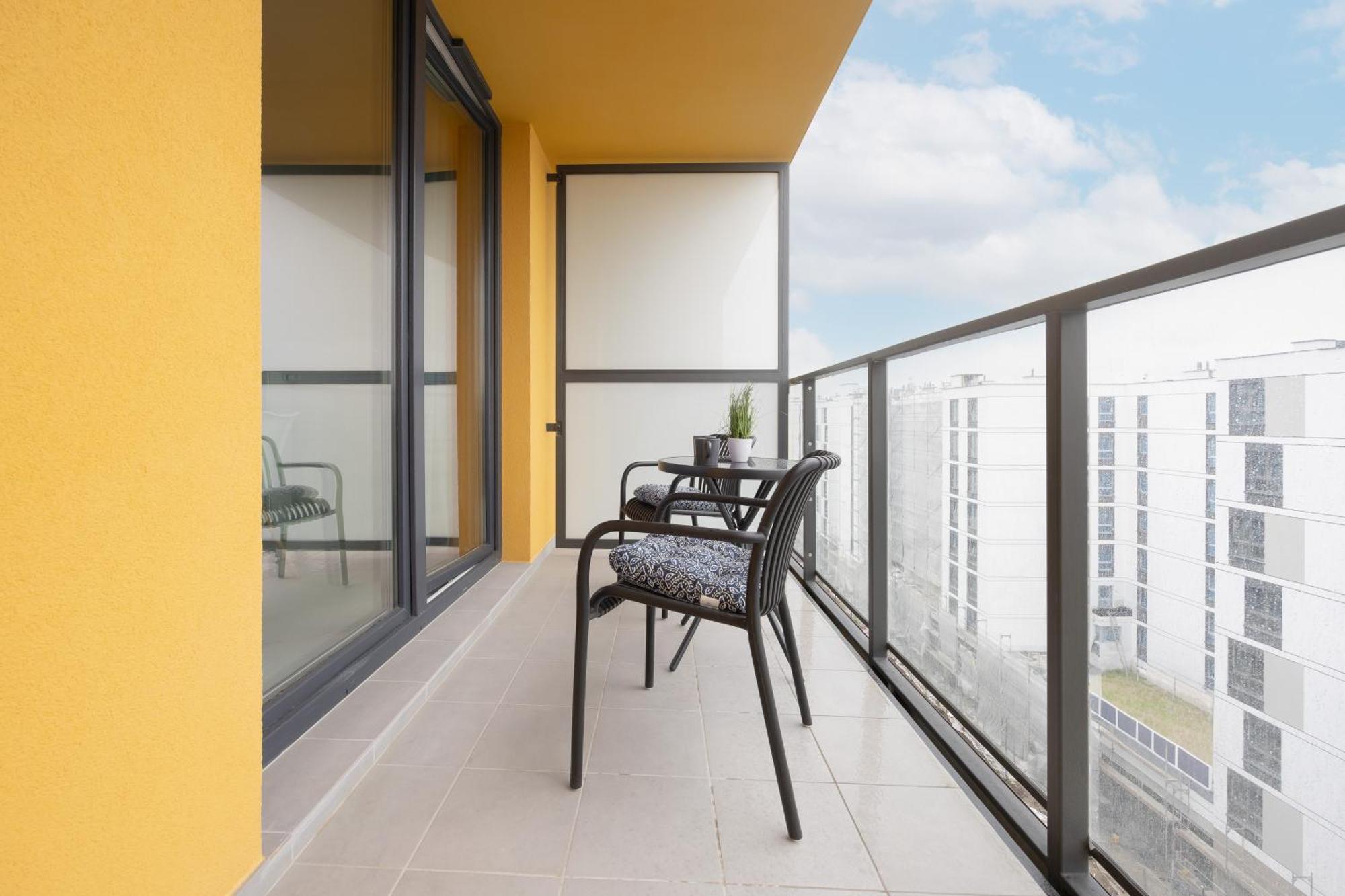 Stylish Apartments With Parking By Noclegi Renters Varsovie Extérieur photo