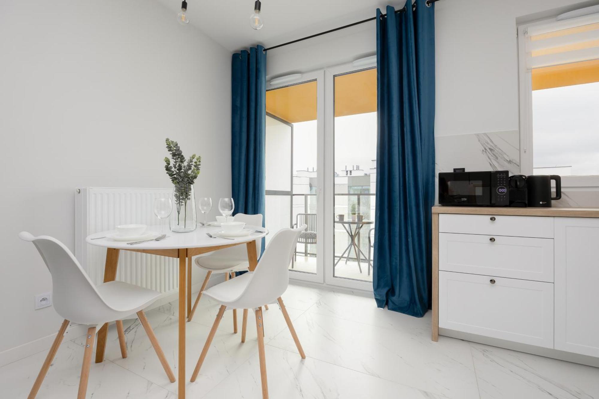 Stylish Apartments With Parking By Noclegi Renters Varsovie Extérieur photo