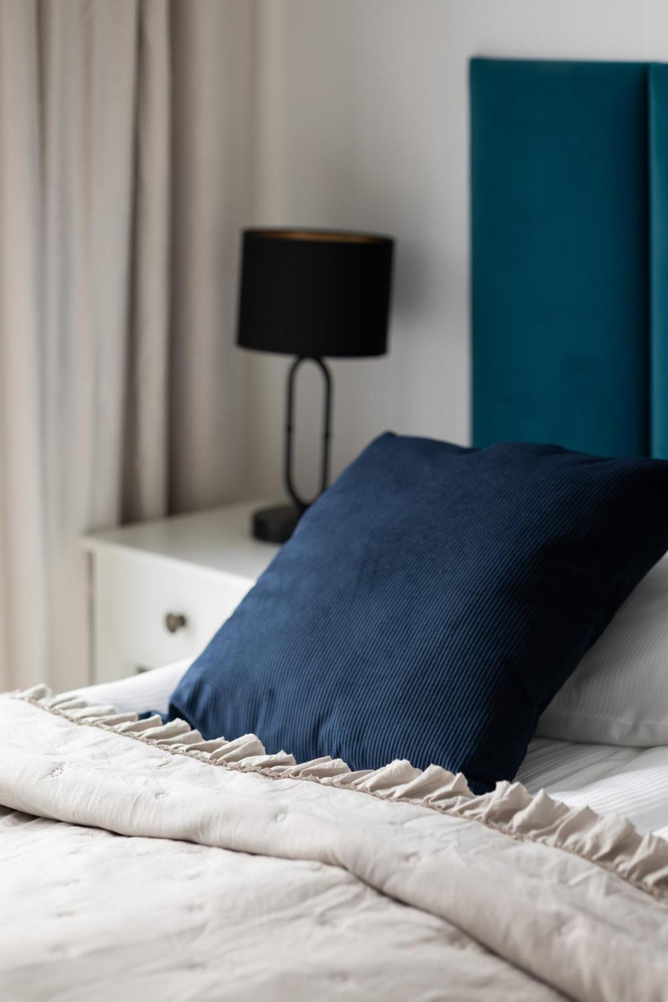 Stylish Apartments With Parking By Noclegi Renters Varsovie Extérieur photo