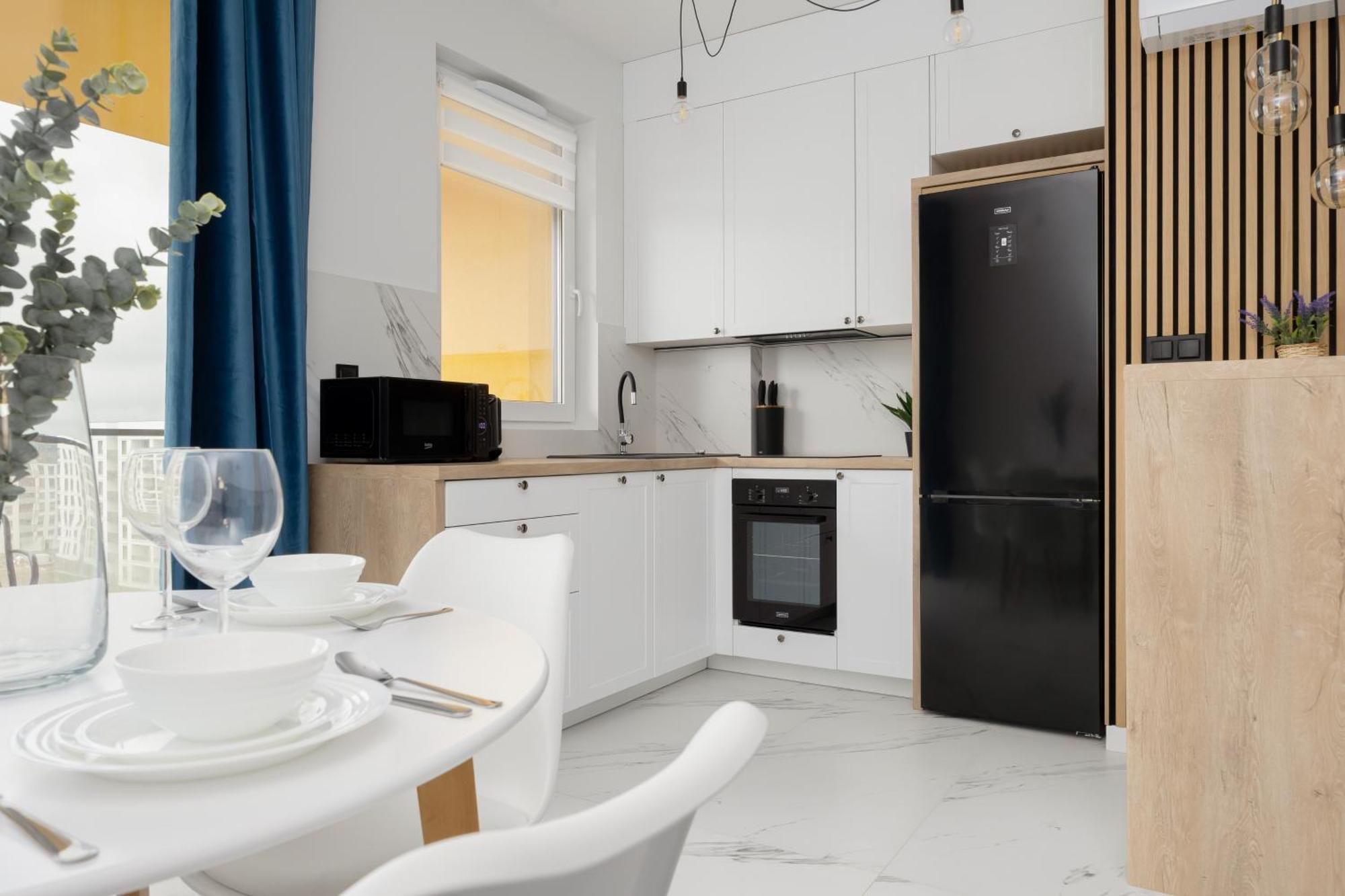 Stylish Apartments With Parking By Noclegi Renters Varsovie Extérieur photo